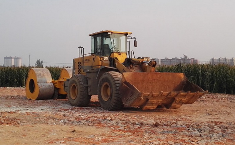 沖擊式壓路機